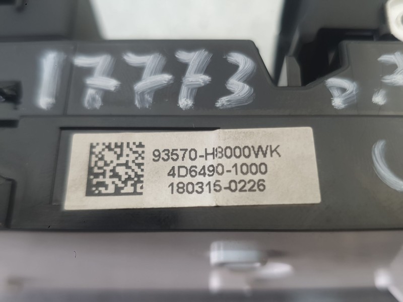 Recambio de mando elevalunas delantero izquierdo para kia stonic (yb) 1.0 t-gdi referencia OEM IAM 93571H8100  