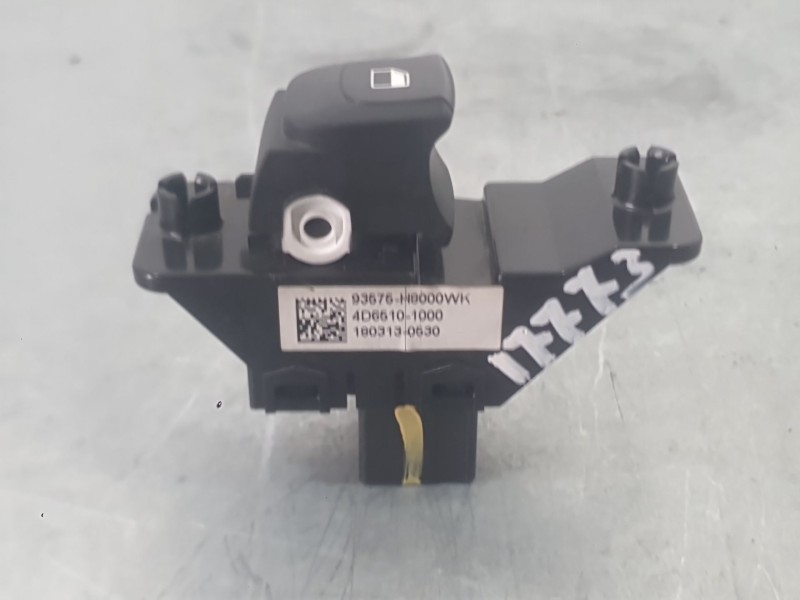 Recambio de mando elevalunas delantero derecho para kia stonic (yb) 1.0 t-gdi referencia OEM IAM 93576H8000  