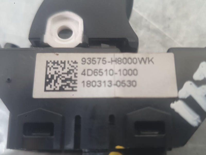 Recambio de mando elevalunas delantero derecho para kia stonic (yb) 1.0 t-gdi referencia OEM IAM 93576H8000  