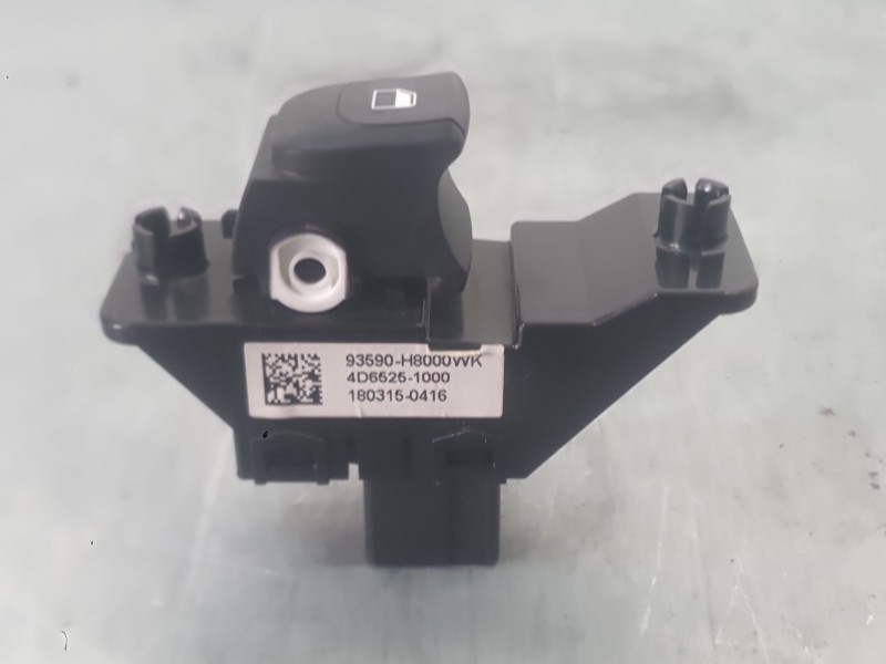 Recambio de mando elevalunas trasero derecho para kia stonic (yb) 1.0 t-gdi referencia OEM IAM 93576H8000  
