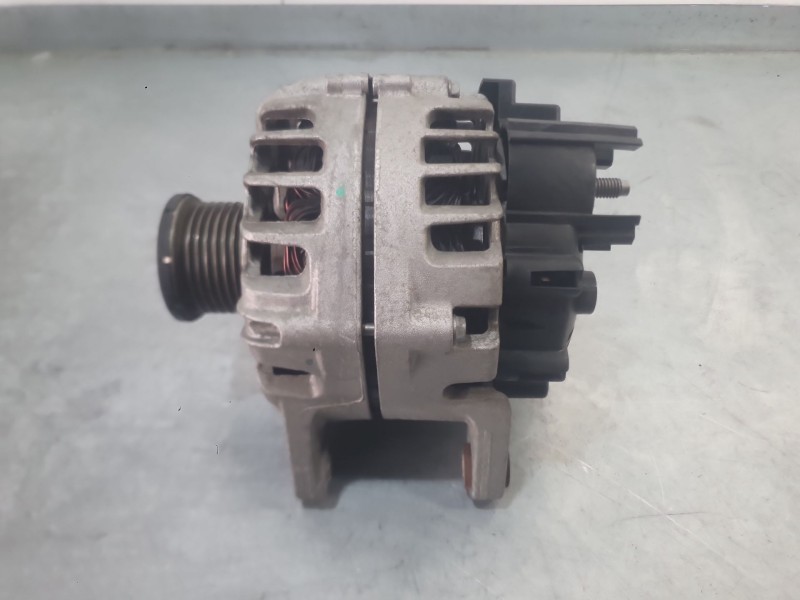 Recambio de alternador para renault megane iv hatchback (b9a/m/n_) 1.2 tce 100 (b9ms) referencia OEM IAM 231000643R 231006677R 