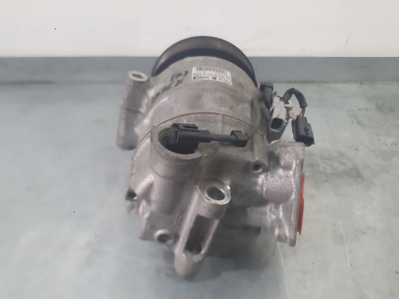 Recambio de compresor aire acondicionado para renault megane iv hatchback (b9a/m/n_) 1.2 tce 100 (b9ms) referencia OEM IAM 92600