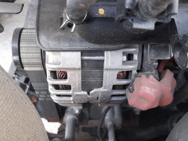 Recambio de alternador para dacia sandero iii 1.0 tce 90 eco-g referencia OEM IAM 231002175R  