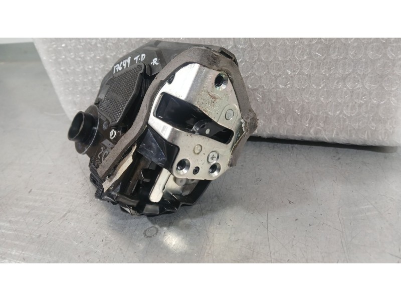Recambio de cerradura puerta trasera derecha para toyota rav 4 iii (_a3_) 2.0 (zsa35_) referencia OEM IAM 6905042021  