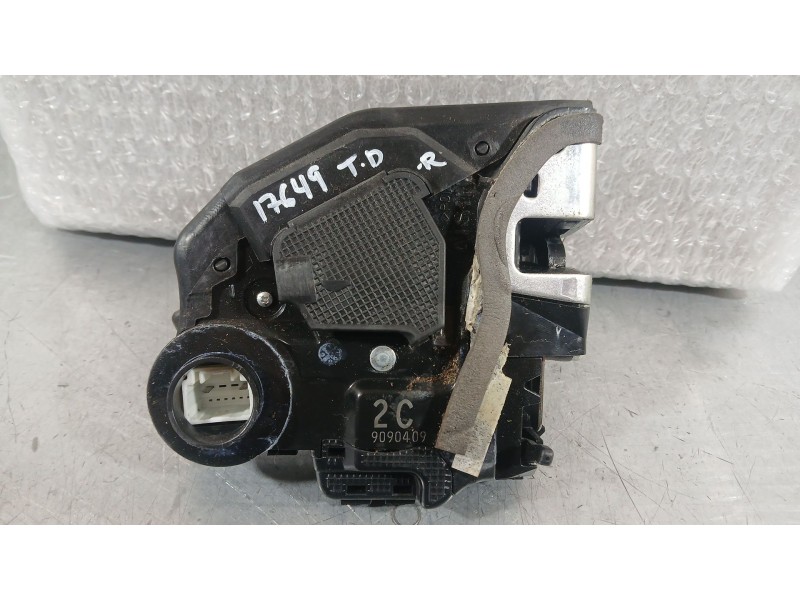 Recambio de cerradura puerta trasera derecha para toyota rav 4 iii (_a3_) 2.0 (zsa35_) referencia OEM IAM 6905042021  