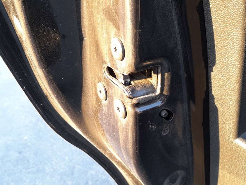 Recambio de cerradura puerta trasera izquierda para dacia sandero iii 1.0 tce 90 eco-g referencia OEM IAM 825033052R  