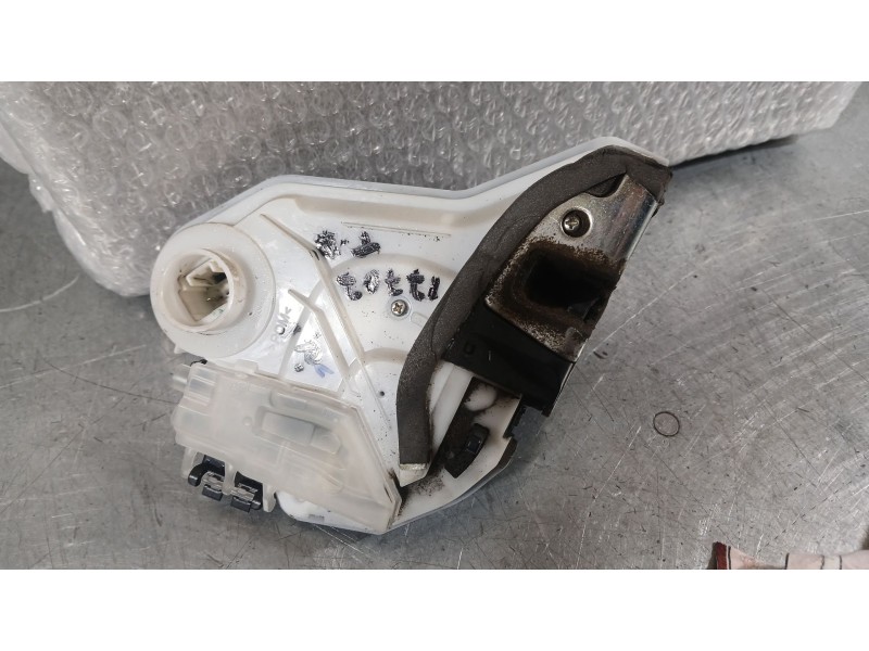 Recambio de cerradura puerta trasera derecha para toyota aygo (_b4_) 1.0 (kgb40) referencia OEM IAM 6905002391  