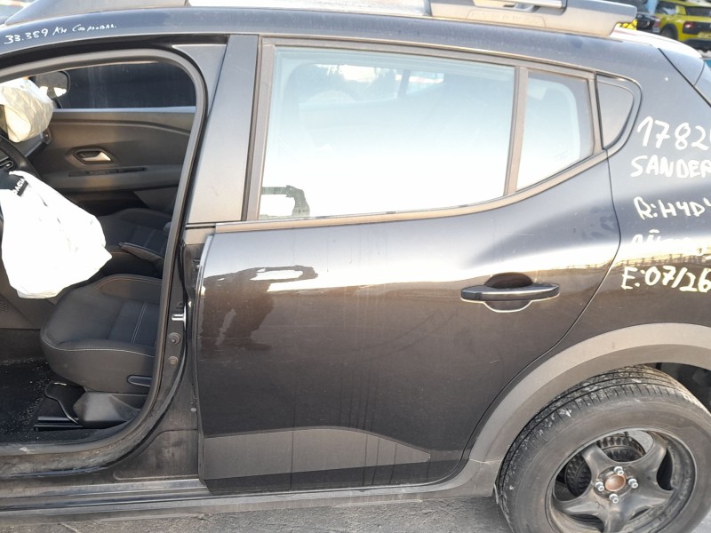 Recambio de puerta trasera izquierda para dacia sandero iii 1.0 tce 90 eco-g referencia OEM IAM 821016131R  