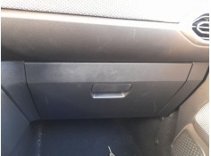 Recambio de guantera para dacia sandero iii 1.0 tce 90 eco-g referencia OEM IAM 682523993R  