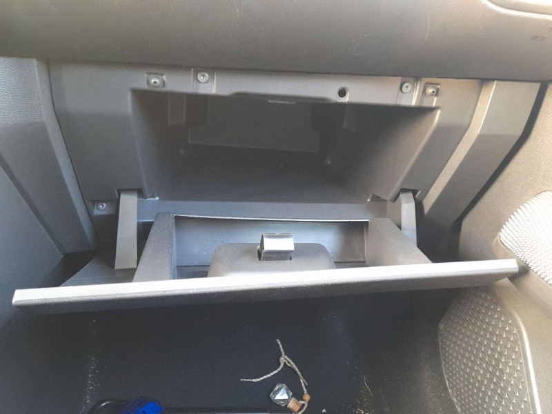 Recambio de guantera para dacia sandero iii 1.0 tce 90 eco-g referencia OEM IAM 682523993R  