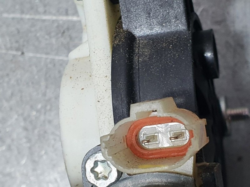 Recambio de elevalunas trasero derecho para hyundai i20 classic referencia OEM IAM 83402C7010 F00S1W2084 BOSCH ELECTRICO 2 PINS