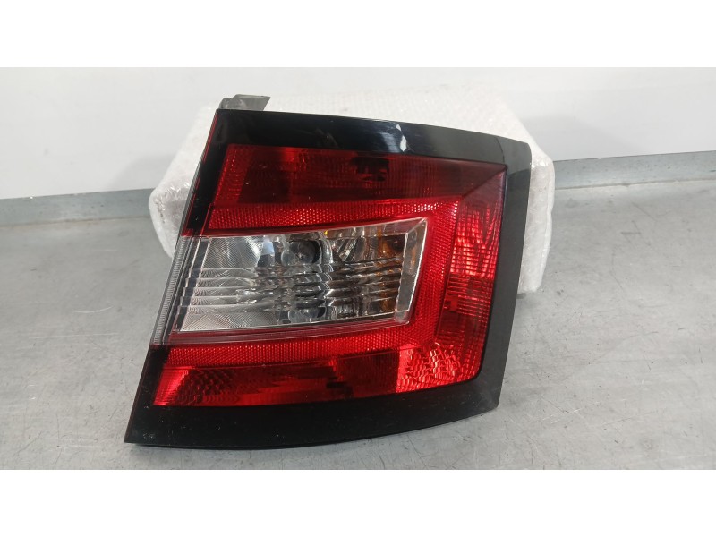 Recambio de piloto trasero derecho para skoda fabia iii (nj3) 1.0 tsi referencia OEM IAM 6V6945112  