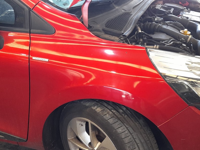 Recambio de aleta delantera derecha para renault clio iv (bh_) 1.5 dci 90 referencia OEM IAM 631002841R  
