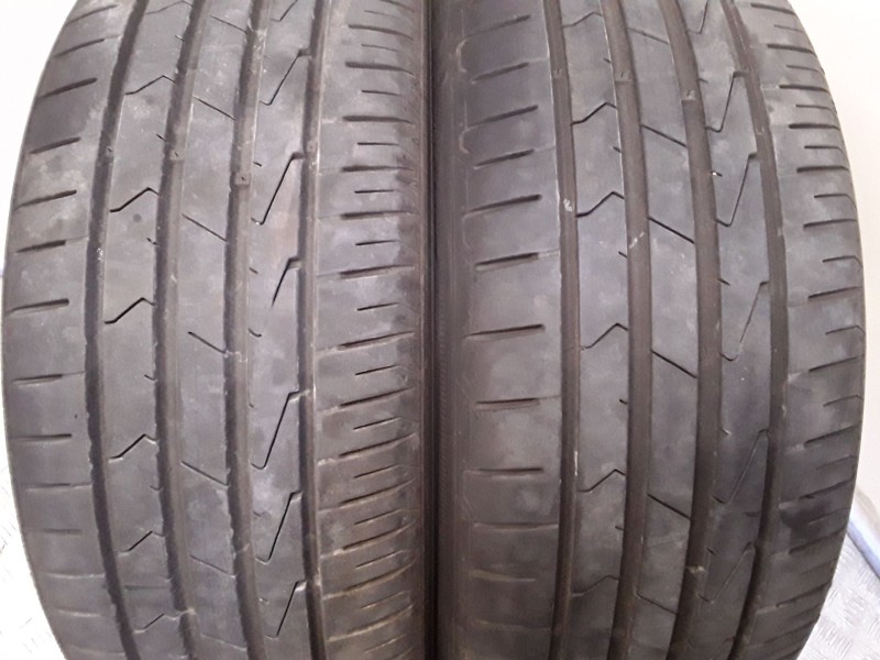 Recambio de neumatico pareja para neumaticos reutilizados - referencia OEM IAM 205501793V HANKOOK 205/50/17/93V