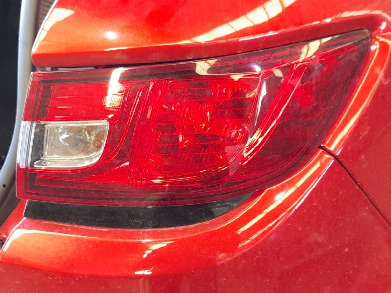 Recambio de piloto trasero derecho exterior para renault clio iv (bh_) 1.5 dci 90 referencia OEM IAM 265502631R  