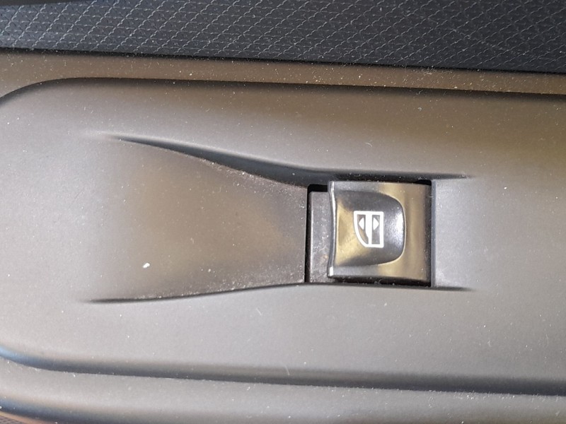 Recambio de mando elevalunas delantero derecho para renault clio iv (bh_) 1.5 dci 90 referencia OEM IAM 254218614R  