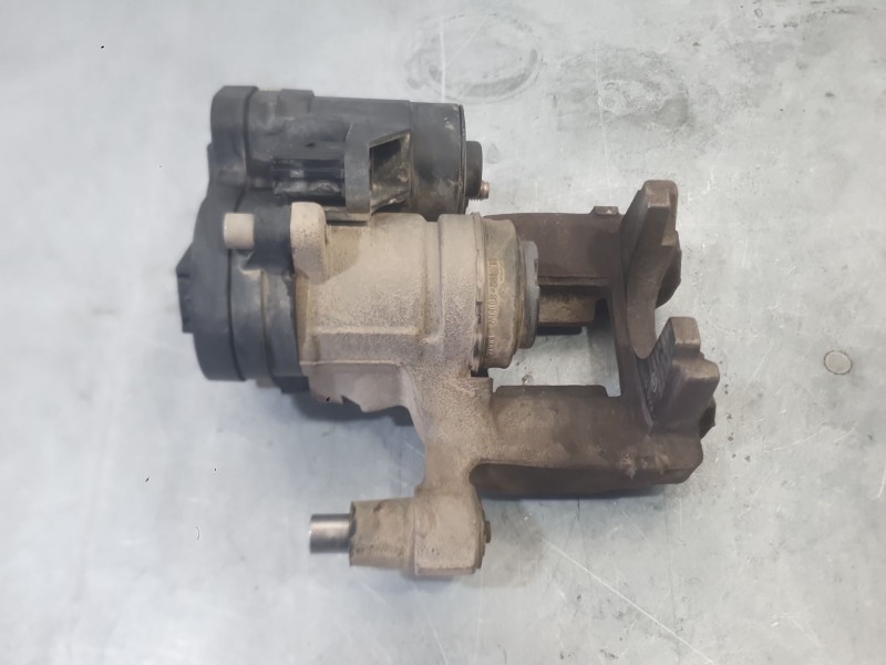 Recambio de pinza freno trasera derecha para seat ateca (kh7) xperience referencia OEM IAM 8V0698671  ELECTRICA
