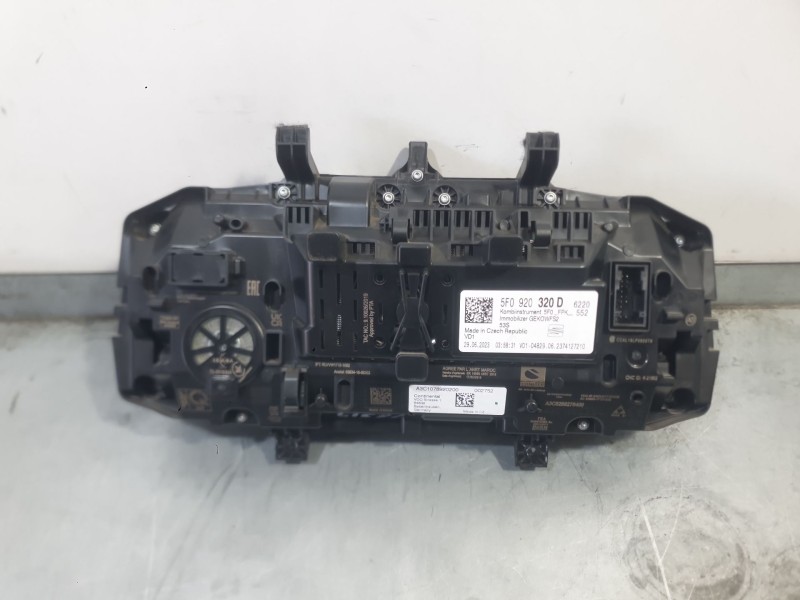 Recambio de cuadro instrumentos para seat ateca (kh7) xperience referencia OEM IAM 576857003QPLT  DIGITAL