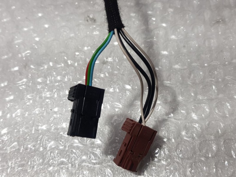 Recambio de retrovisor izquierdo para peugeot 208 style referencia OEM IAM   ELÉCTRICO Y ROZADO 4 Y 3 CABLES