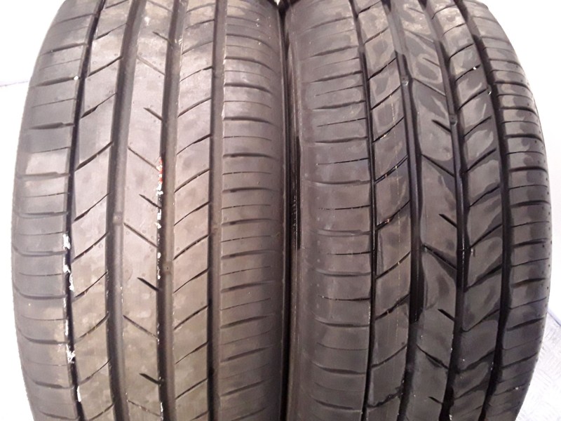 Recambio de neumatico pareja para neumaticos reutilizados - referencia OEM IAM 195501688V KUMHO 195/50/16/88V