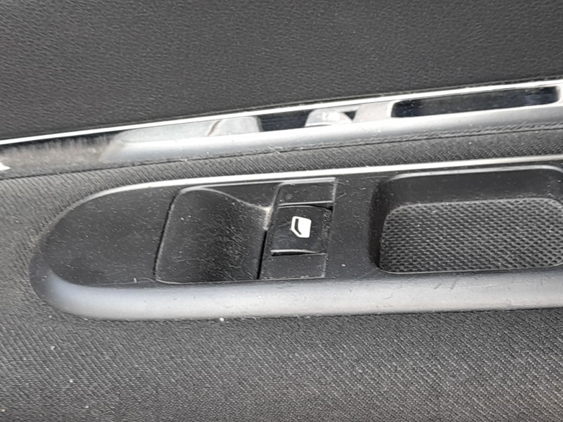 Recambio de mando elevalunas delantero derecho para peugeot 5008 (0u_, 0e_) 1.6 hdi referencia OEM IAM 6490X3  