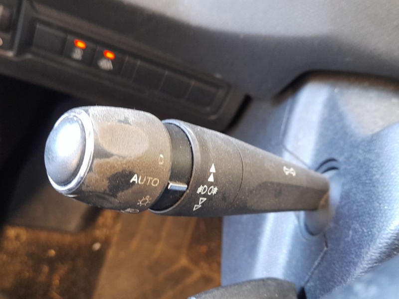 Recambio de mando luces y limpia para peugeot 308 ii (lb_, lp_, lw_, lh_, l3_) 1.5 bluehdi 130 referencia OEM IAM 98180645ZD  