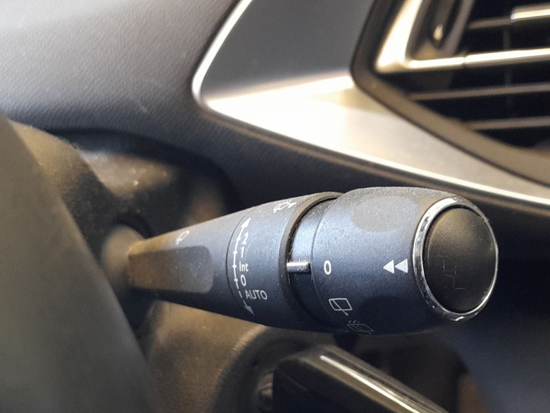 Recambio de mando luces y limpia para peugeot 308 ii (lb_, lp_, lw_, lh_, l3_) 1.5 bluehdi 130 referencia OEM IAM 98180645ZD  