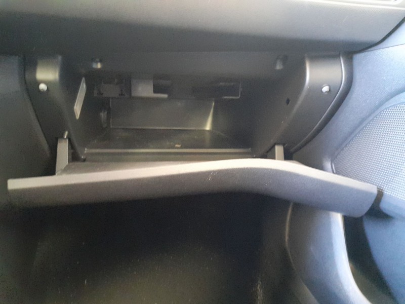 Recambio de guantera para peugeot 308 ii (lb_, lp_, lw_, lh_, l3_) 1.5 bluehdi 130 referencia OEM IAM 16108047ZD 16108048ZD 