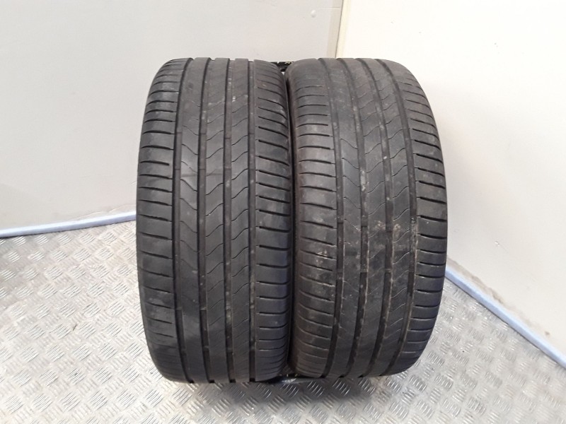Recambio de neumatico pareja para neumaticos reutilizados - referencia OEM IAM 2454518100Y BRIDGESTONE 245/45/18/100Y