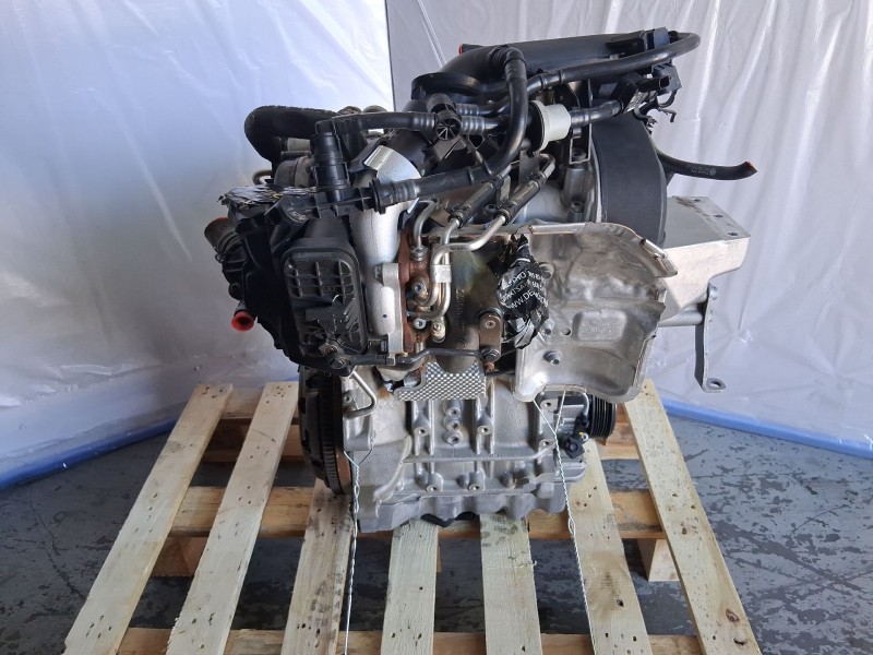 Recambio de motor completo para skoda fabia iii (nj3) 1.0 tsi referencia OEM IAM DKLD 04C100098K 