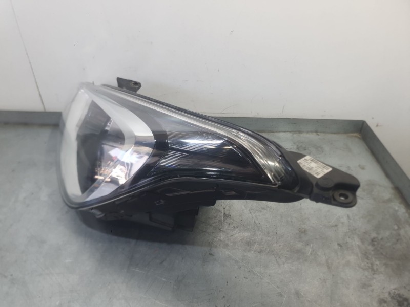 Recambio de faro izquierdo para hyundai i10 ii (ba, ia) 1.2 referencia OEM IAM 92101B9000  
