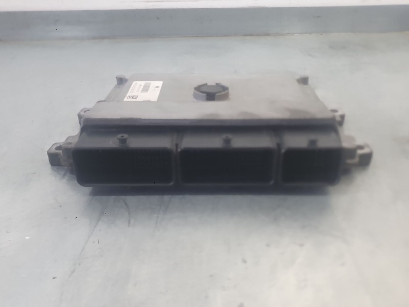 Recambio de centralita motor uce para renault clio iv (bh_) 0.9 tce 90 referencia OEM IAM 237104736R  