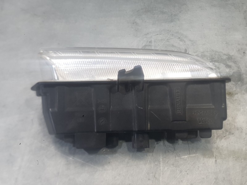 Recambio de piloto delantero derecho para renault clio iv (bh_) 0.9 tce 90 referencia OEM IAM   