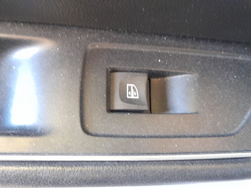 Recambio de mando elevalunas trasero izquierdo para renault talisman (lp_) 1.5 dci 110 referencia OEM IAM 254218614R  
