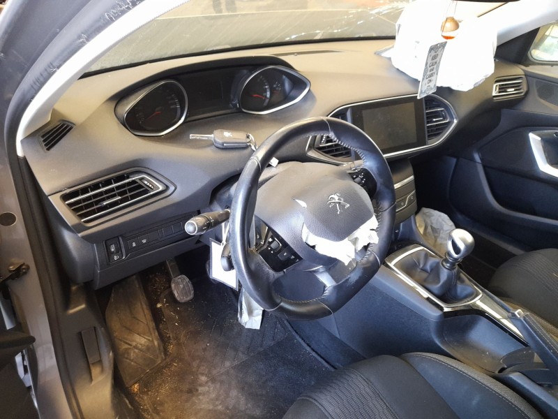 peugeot 308 ii (lb_, lp_, lw_, lh_, l3_) del año 2015