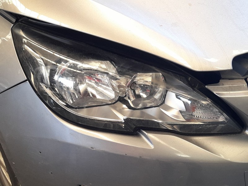 Recambio de faro derecho para peugeot 308 ii (lb_, lp_, lw_, lh_, l3_) 1.6 bluehdi 120 referencia OEM IAM 9677522980  