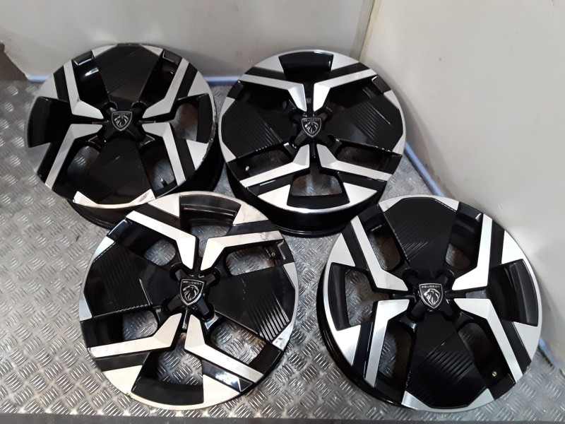Recambio de juego llantas aluminio para peugeot 2008 ii (ud_, us_, uy_, uj_, ur_, uc_) 1.2 puretech 130 referencia OEM IAM 6.5X1