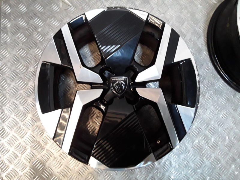 Recambio de juego llantas aluminio para peugeot 2008 ii (ud_, us_, uy_, uj_, ur_, uc_) 1.2 puretech 130 referencia OEM IAM 6.5X1