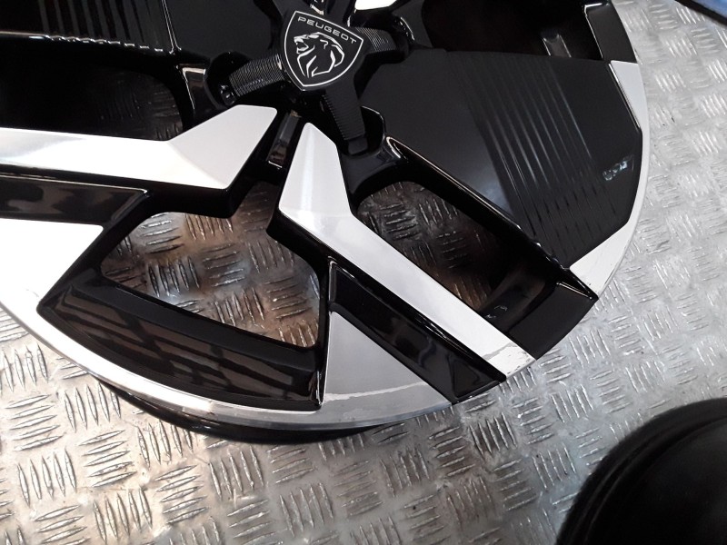 Recambio de juego llantas aluminio para peugeot 2008 ii (ud_, us_, uy_, uj_, ur_, uc_) 1.2 puretech 130 referencia OEM IAM 6.5X1