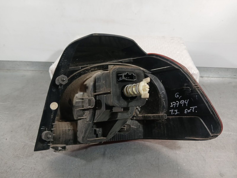 Recambio de piloto trasero izquierdo exterior para volkswagen golf plus v (5m1, 521) 1.2 tsi referencia OEM IAM 5K0945095M 5K094