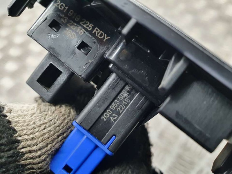 Recambio de warning para volkswagen polo advance referencia OEM IAM 2G1919225RDY 2G0953509K 