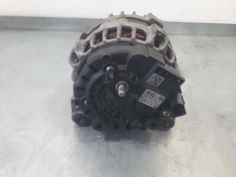 Recambio de alternador para volkswagen polo (6c1) edition bmt referencia OEM IAM 04B903023D  