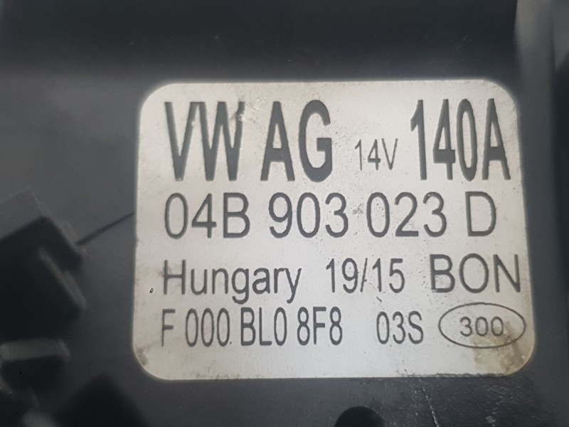 Recambio de alternador para volkswagen polo (6c1) edition bmt referencia OEM IAM 04B903023D  