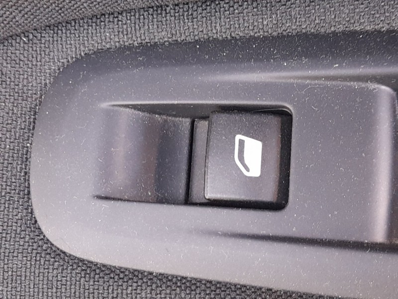 Recambio de mando elevalunas trasero derecho para peugeot 308 ii (lb_, lp_, lw_, lh_, l3_) 1.6 bluehdi 120 referencia OEM IAM 96