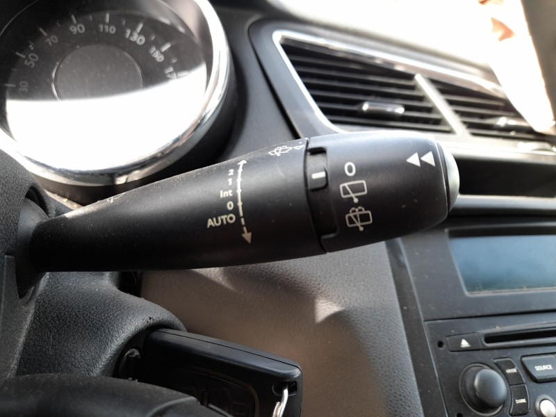 Recambio de mando luces y limpia para peugeot 5008 (0u_, 0e_) 1.6 hdi referencia OEM IAM 6242WQ  