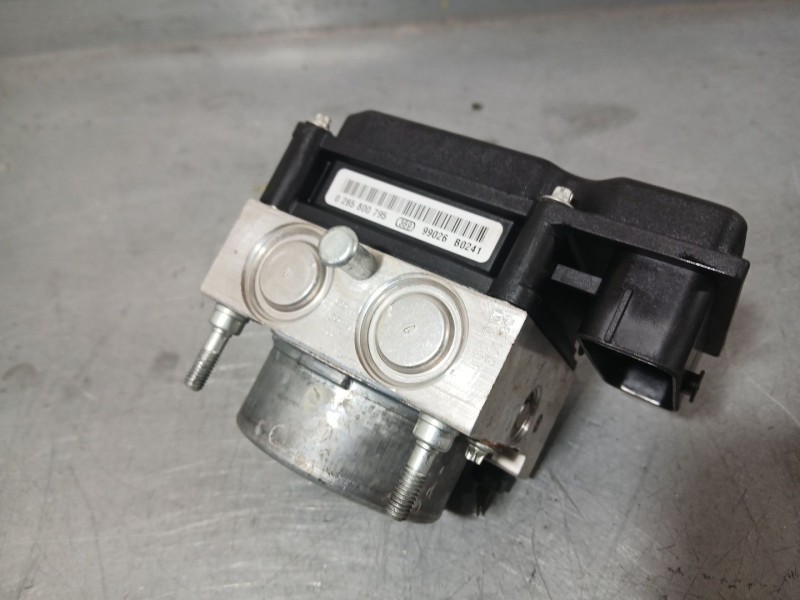 Recambio de abs para hyundai i20 i (pb, pbt) 1.2 referencia OEM IAM 589101J000  