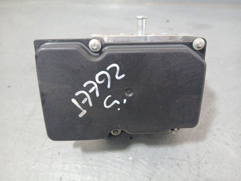 Recambio de abs para hyundai i20 i (pb, pbt) 1.2 referencia OEM IAM 589101J000  