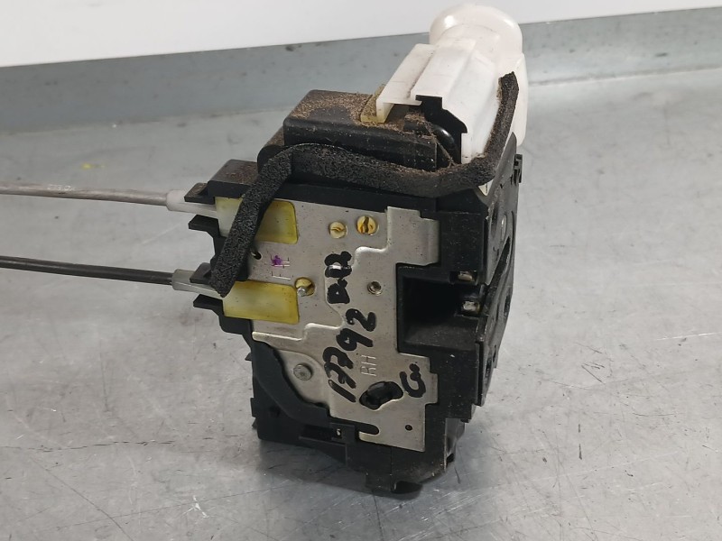 Recambio de cerradura puerta delantera derecha para hyundai i20 i (pb, pbt) 1.2 referencia OEM IAM 813201J020  