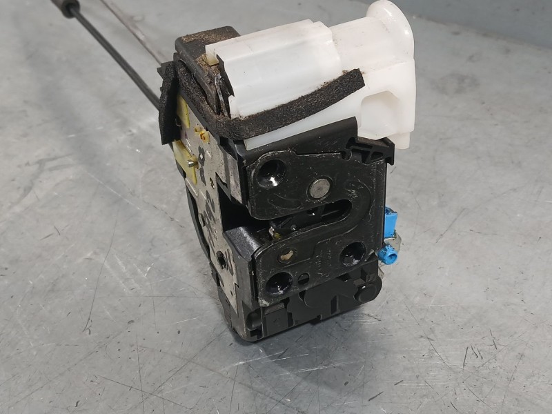 Recambio de cerradura puerta delantera derecha para hyundai i20 i (pb, pbt) 1.2 referencia OEM IAM 813201J020  