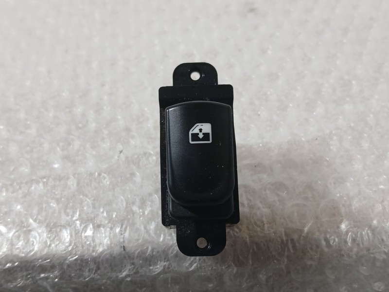 Recambio de mando elevalunas delantero derecho para hyundai i20 i (pb, pbt) 1.2 referencia OEM IAM 935801J000  